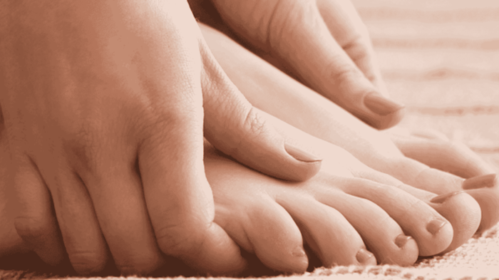 Auto-massage des pieds : bienfaits et marche à suivre