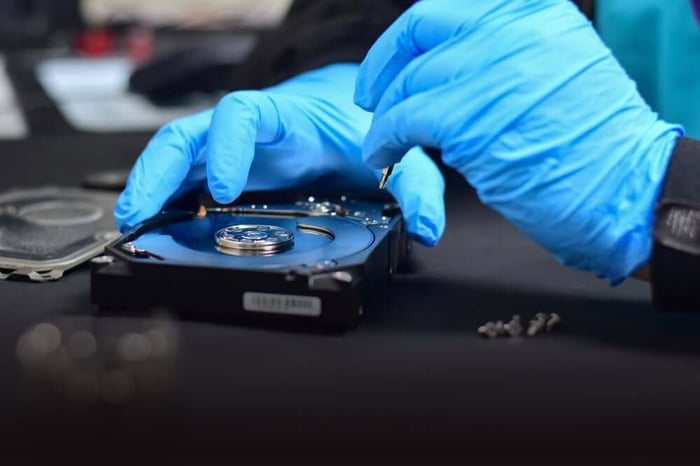 The Difference Between Data Recovery and Data Backup