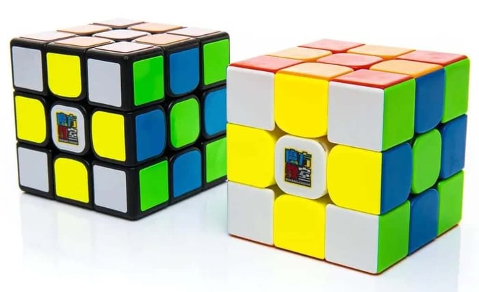 stickered-vs-stickerless.webp