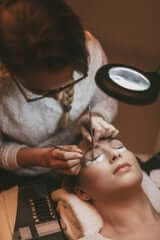 eyelash-extension-procedure