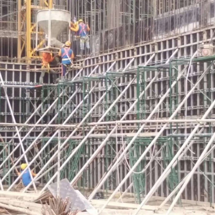 แบบหล่อคอนกรีต, ‍นั่งร้านลิ่มล็อค