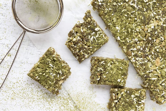 Carrés granola matcha et coconut