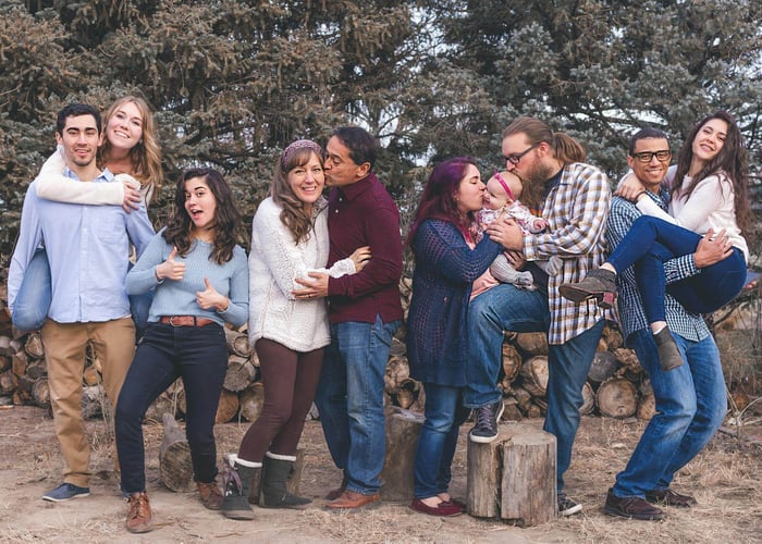 Navigating Healthy Boundaries with Toxic Family Members: A Comprehensive Guide to Self-Preservation