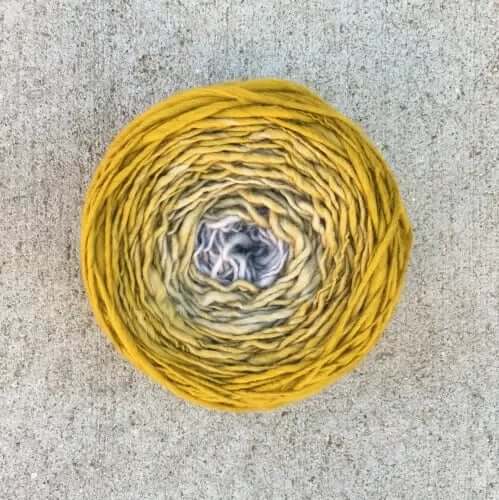 Handspun Gradient Yarn, get our free tutorial on the Woolery blog.
