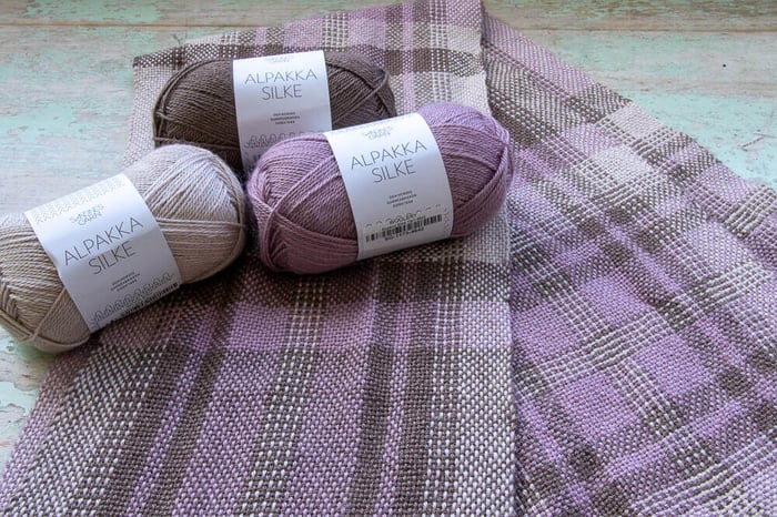 Make Your Own Soft & Silke Scarf - Bonus warping board tutorial!