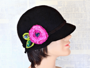 Wet felting tutorial by Sayra Adams on the Woolery blog.