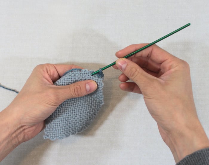 single crochet step 2
