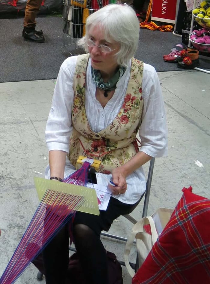 sue-foulkes-weaving.jpg