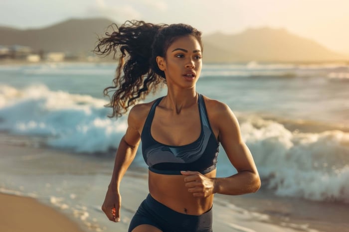 Model jogging outdoors wearing good workout pants designed for comfort, flexibility, and active performance.