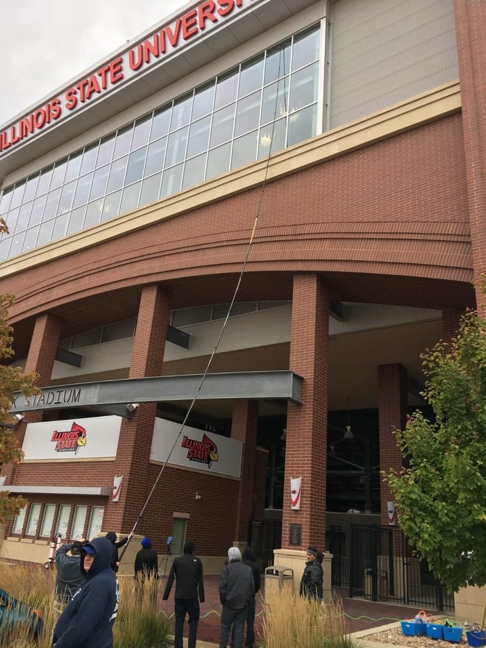 ansi-bloominton-univ-il-stadium-2017-10-24-10.01-1-e1513100391145-Nx9Gf1.jpg