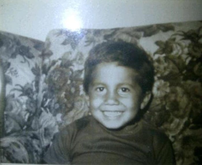 carlos-child-6clcv1.jpg