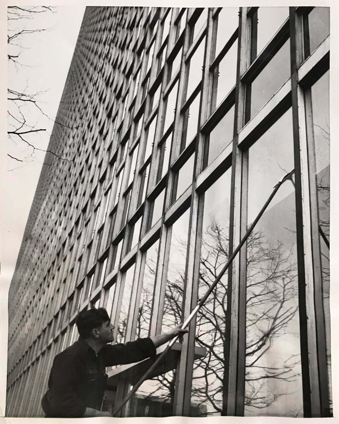 Evolution of window cleaning poles from basic Tucker poles to modern water fed systems