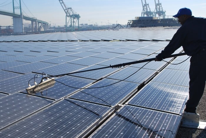 solar-brush-1-4MIE14.jpg