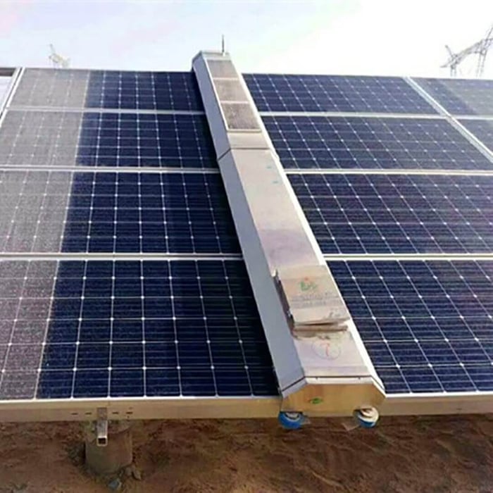 solar-clean-panels-hanger-style-FkMyu3.jpg
