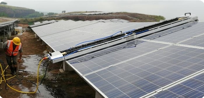 solar-panel-cleaner-hang-on-panels-a-tu7uc3.jpg