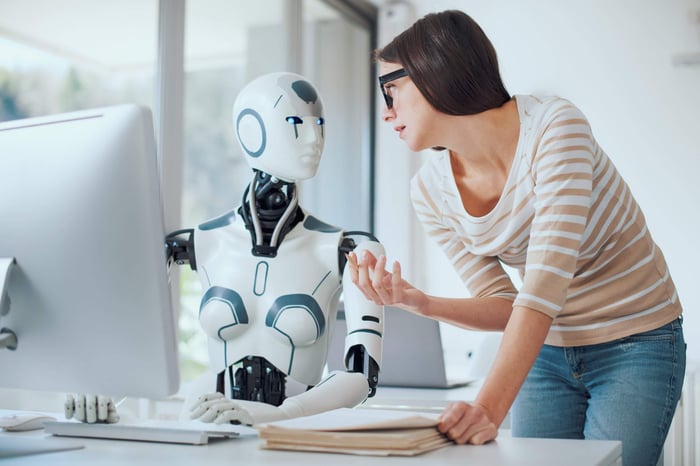 MOMS USING AI AT HOME AND WORK