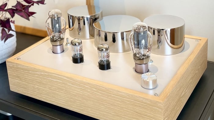 Oslo Vacuum Lab + Ray Tubes: Pure Perfection with the 300BTC Tube Amp