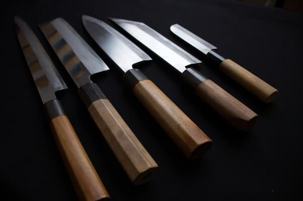 Knife Selection Guide: Choose The Perfect Knife 6 Handle, balance, weight, and ergonomics