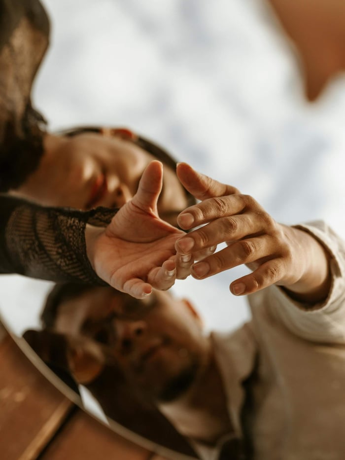 strategic framework for personalizing sales outreach using contextual targeting, signal-based messaging, and value-first positioning