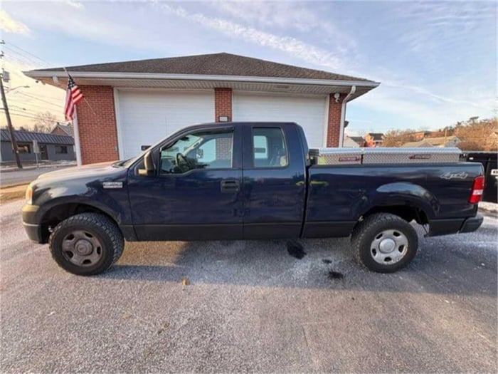 2006 Ford F-150 4WD Pickup Truck, for sale On Municibid, Borough of Wernersville.