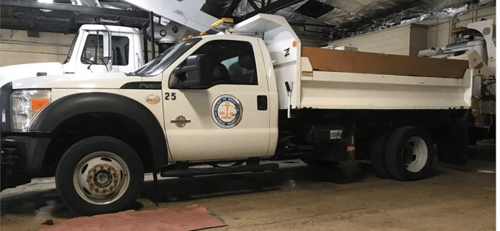 Illinois Government Auctions - 2011 F450 Super Duty Dump Truck