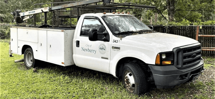 Government Surplus Vehicle Guide - municipal utility truck