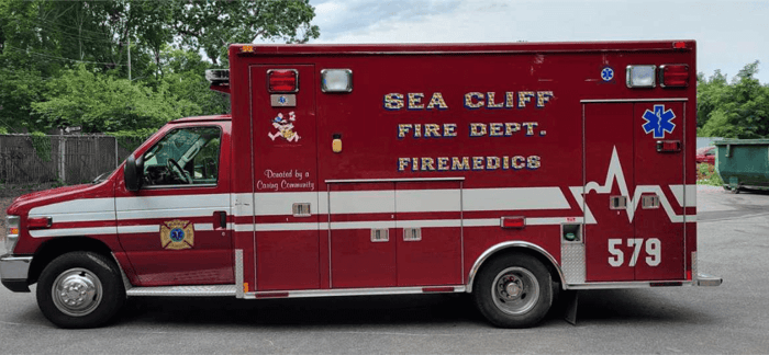 New York Government Auctions - 2010 Ford F-450 Ambulance