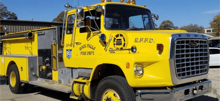 Illinois Government Auctions - 1979 Ford L900/Pierce Fire Engine