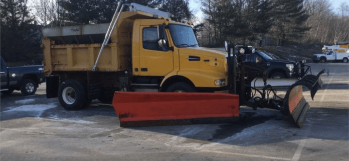 Maine Auctions - 2002 Volvo VHD42B