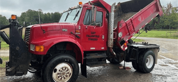 1996 International 4800 Dump Truck image