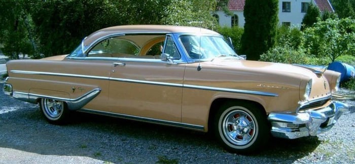 1952 Tan Lincoln Capri
