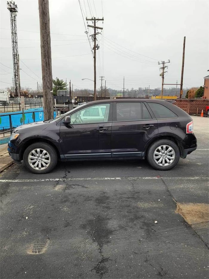 2007 Ford Edge for sale on Municibid, City of Huntington, with maximum payload capacity of 1,077 lbs.