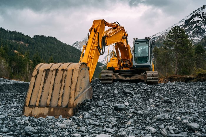 Buying Used Excavators: 5 Tips for Finding the Best at the Lowest Cost
