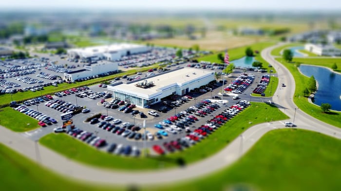 How Much Money Does A Car Salesman Make
