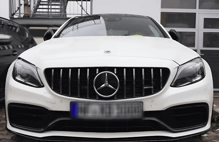 Mercedes V8 von vorn