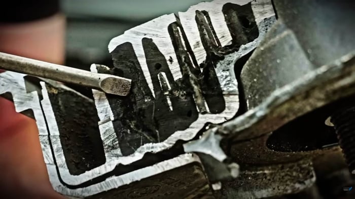 Ein kaputter AGR-Kühler mit dem klassischen Kolbenfresser beim VW T5 Biturbo