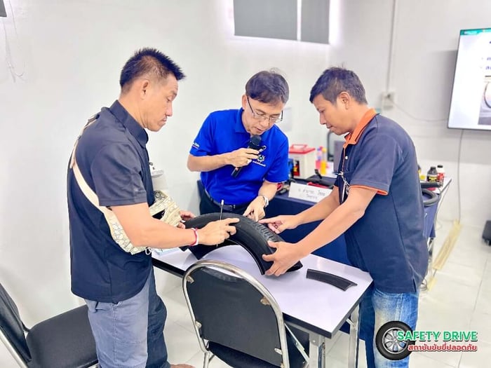 ภาพสาธิตประกอบเนื้อหาการเตรียมตัวขับรถช่วงสงกรานต์