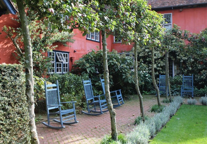 How to Use Blue Flowers in Your Garden - Longfield Gardens