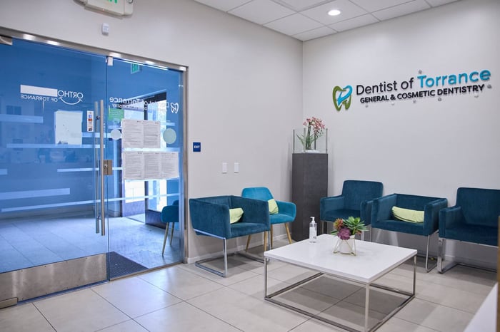 A view of a dental lobby