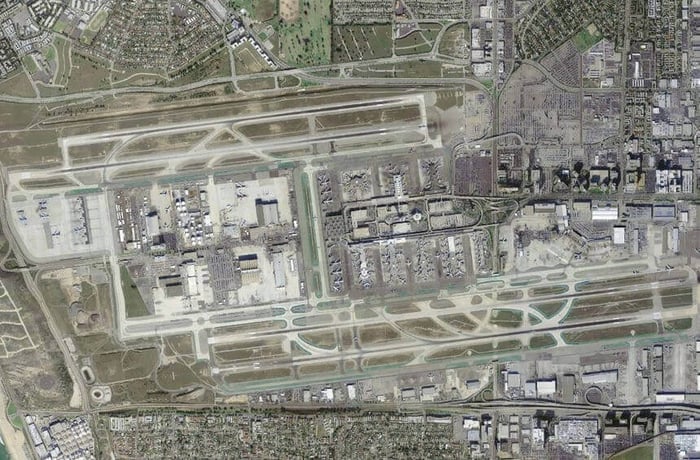 los angeles international airport satellite view