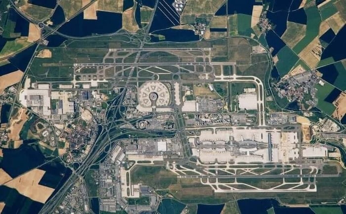 charles de gaulle airport