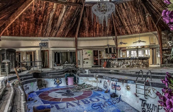 Unravel the mystery behind this deserted dream home Unravel the mystery behind this deserted dream home