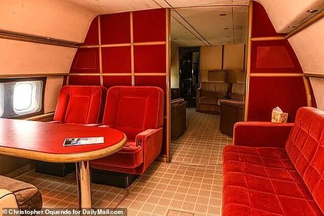 The mirrored walls, garish red sofa and thick carpets of this Boeing 727 gathering dust on a Georgia airstrip could be the choice of any&nbsp;multi-millionaire with a taste for the tacky. But this happens to be Jeffrey Epstein¿s Lolita Express