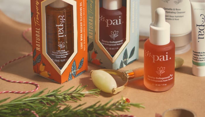 Pai Jade Roller Gift with Natural Treasures Gift Sets and Rosehip BioRegenerate Oil