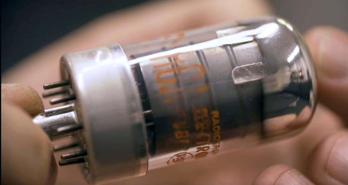 vacuum-tube-1.jpg