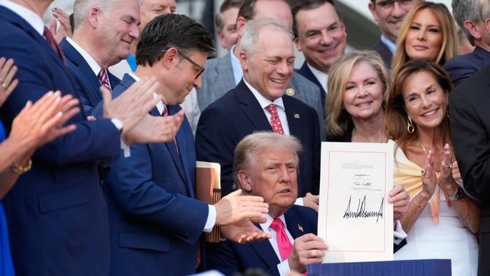 Thousands of Immigrants Lose Medicaid October 1