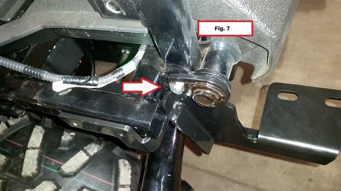 Securing the mounting bracket and pivot with the M6 x 16mm bolt
