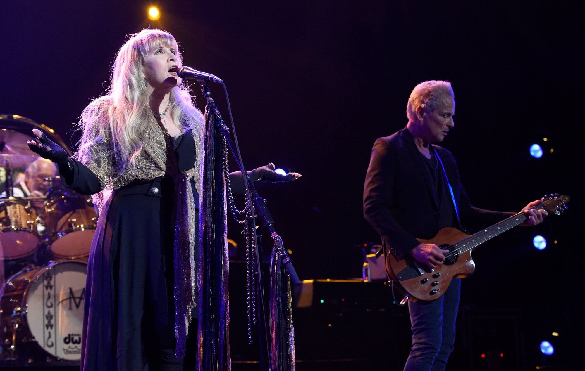 Stevie Nicks Sends Warm Birthday Wishes to Lindsey Buckingham: “Love’s ya!”