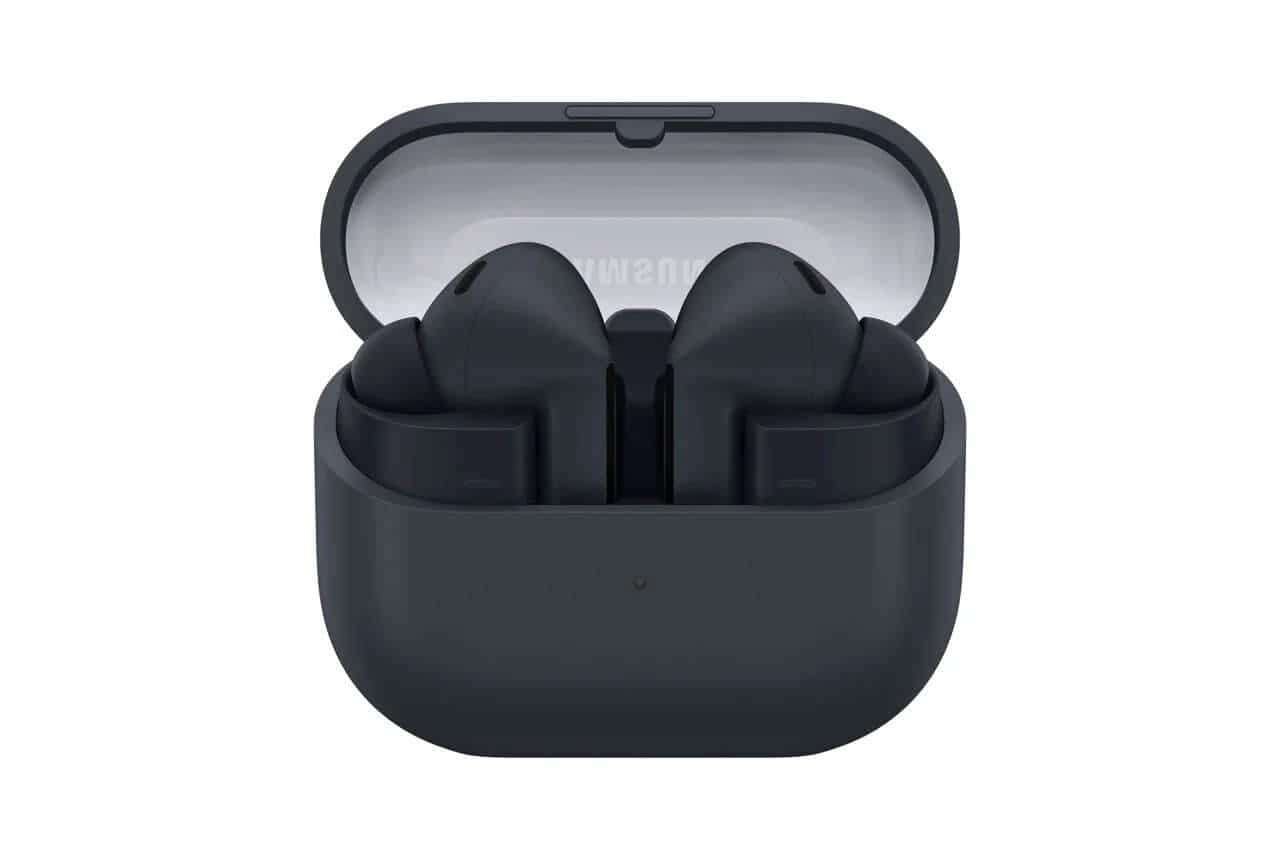 Galaxy Buds 3 FE in black with charging case open