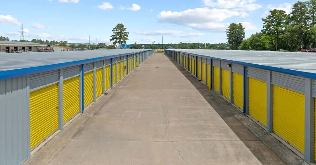 Understanding storage unit costs in Tomball, TX, at a Storage Star facility with drive-up access